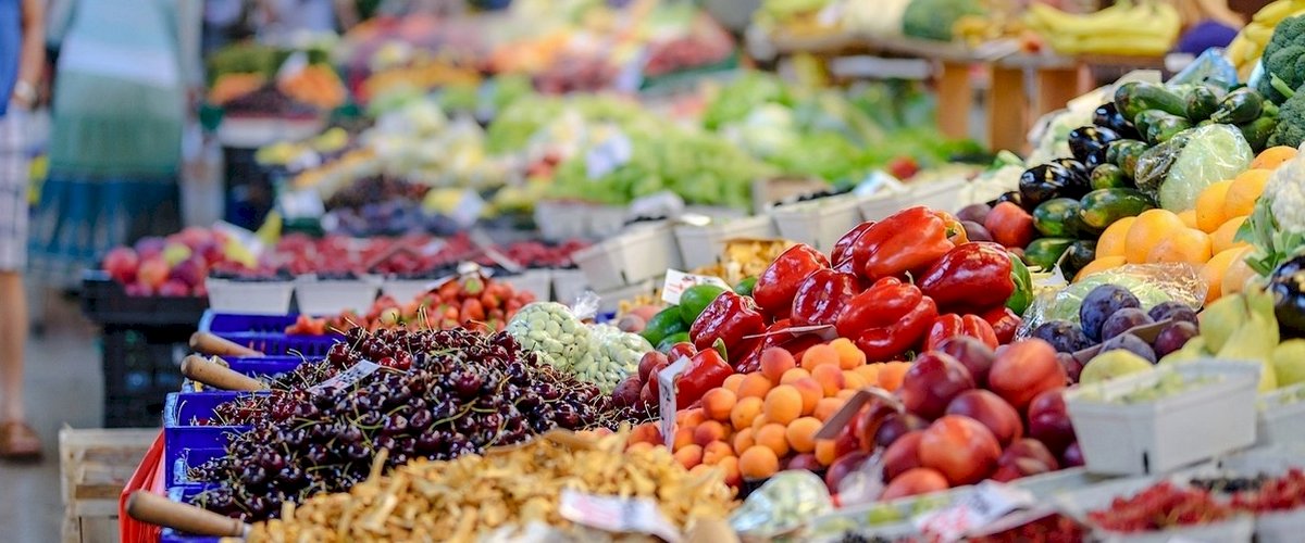 Lyon-market-outdoor