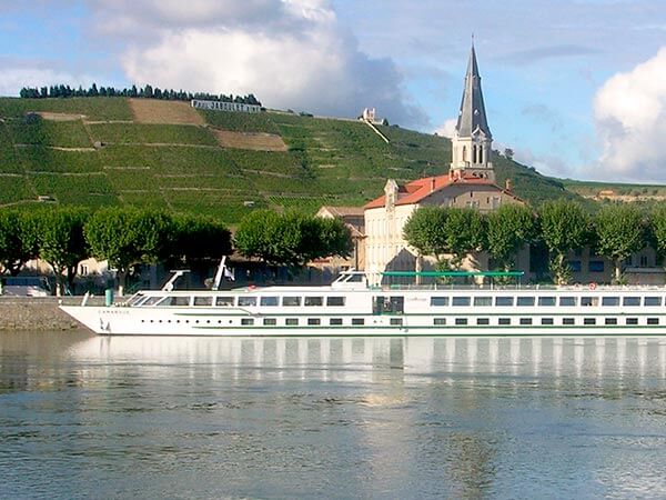 Kanpai Tourisme - River Cruise Passengers