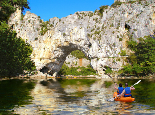 Kanpai Tourisme - On & into the water