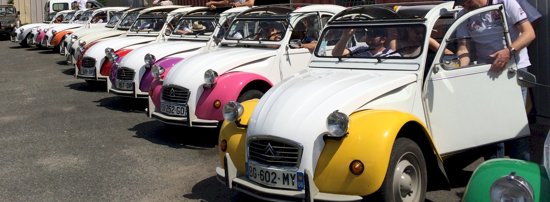 Kanpai Tourisme - 2CV car ride in Beaujolais