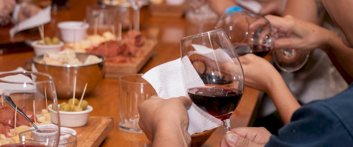 wine-cheese-tasting-lyon