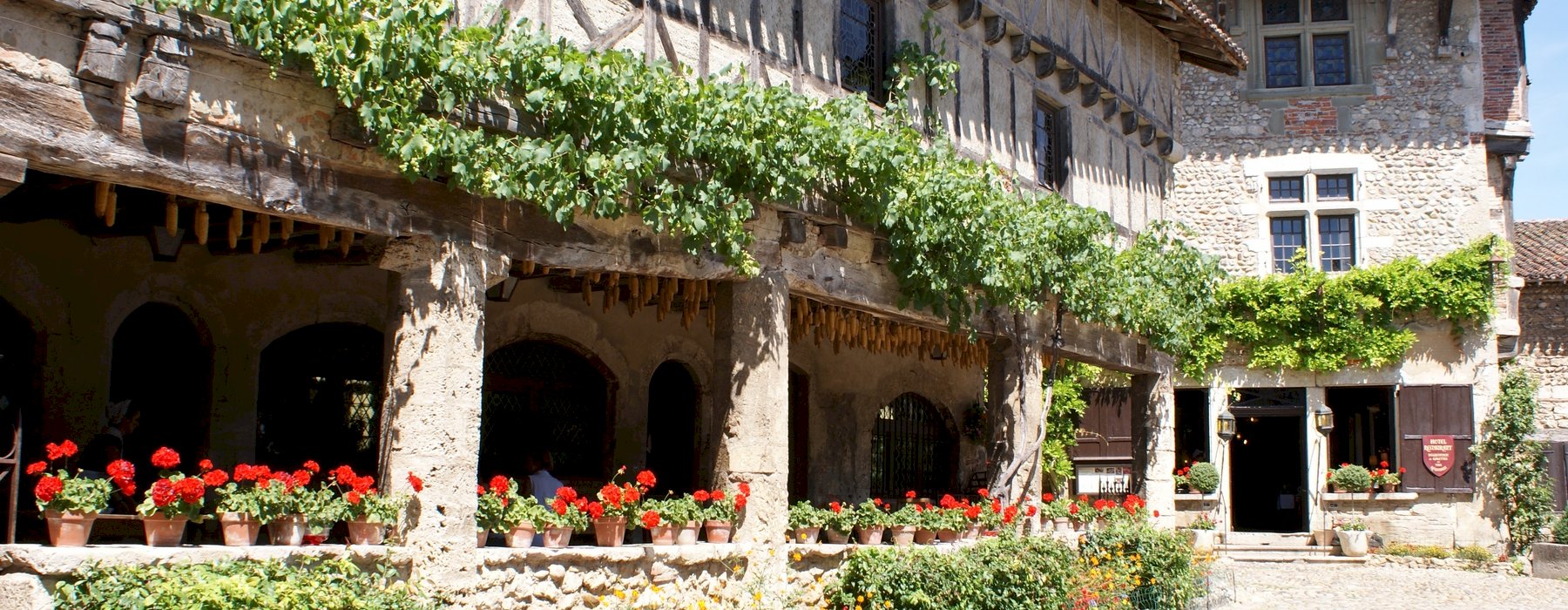 Kanpai Tourisme - Pérouges & Beaujolais